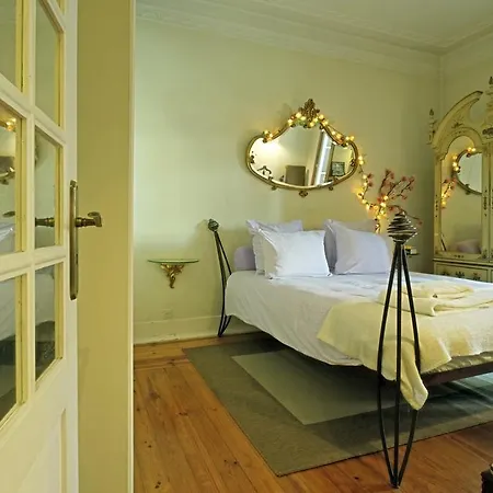 Portuguese Living Amoreiras Retro Apartment *