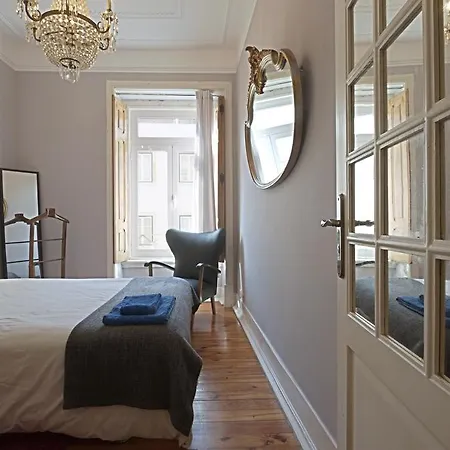Portuguese Living Amoreiras Retro Apartment Lissabon