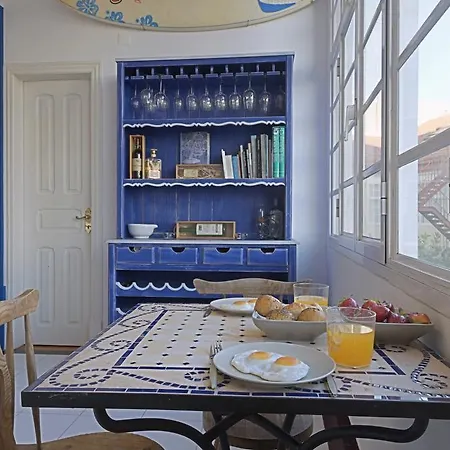 Portuguese Living Amoreiras Retro Apartment *